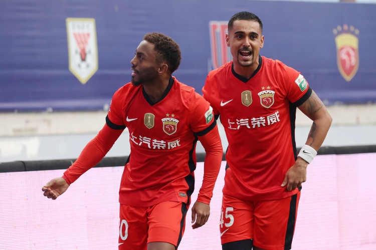 库里生日！阿耶莎：祝我最爱的人生日快乐 你是我最喜欢的一切！