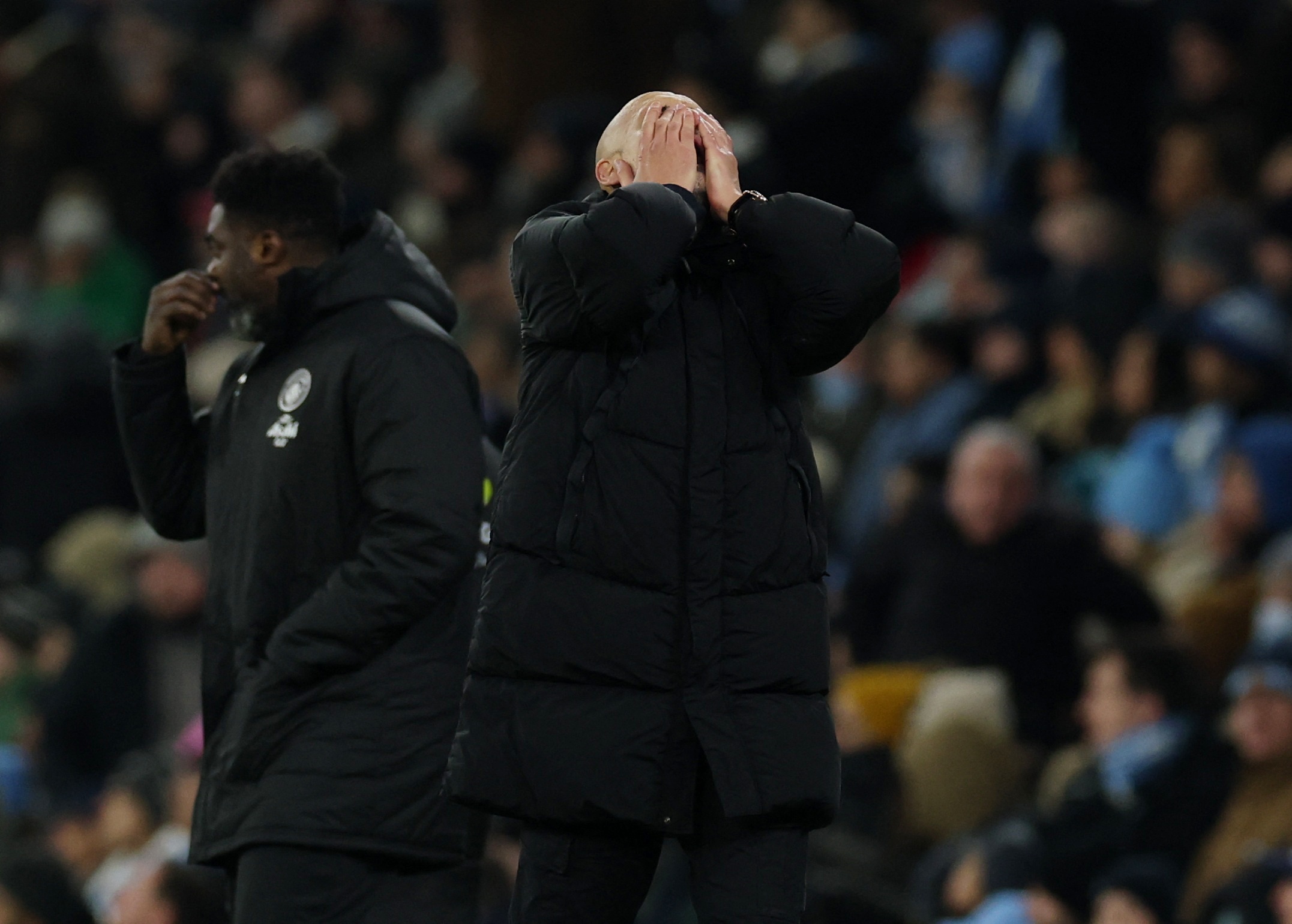 阿联自嫖娼丑闻以来很少露面！网友在球馆里“偶遇了”易建联